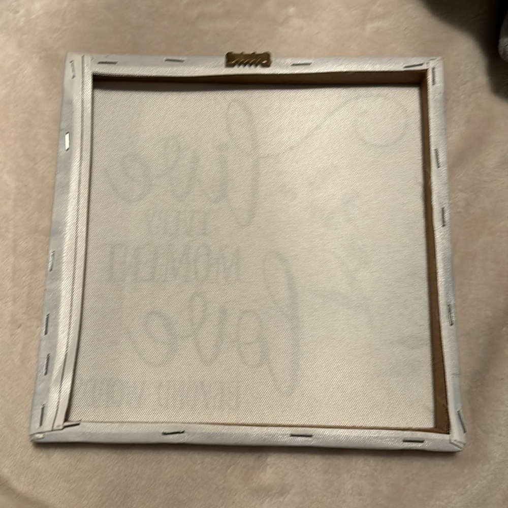 cute wall decor, has built in hook to hang on wall - Picture 2 of 2